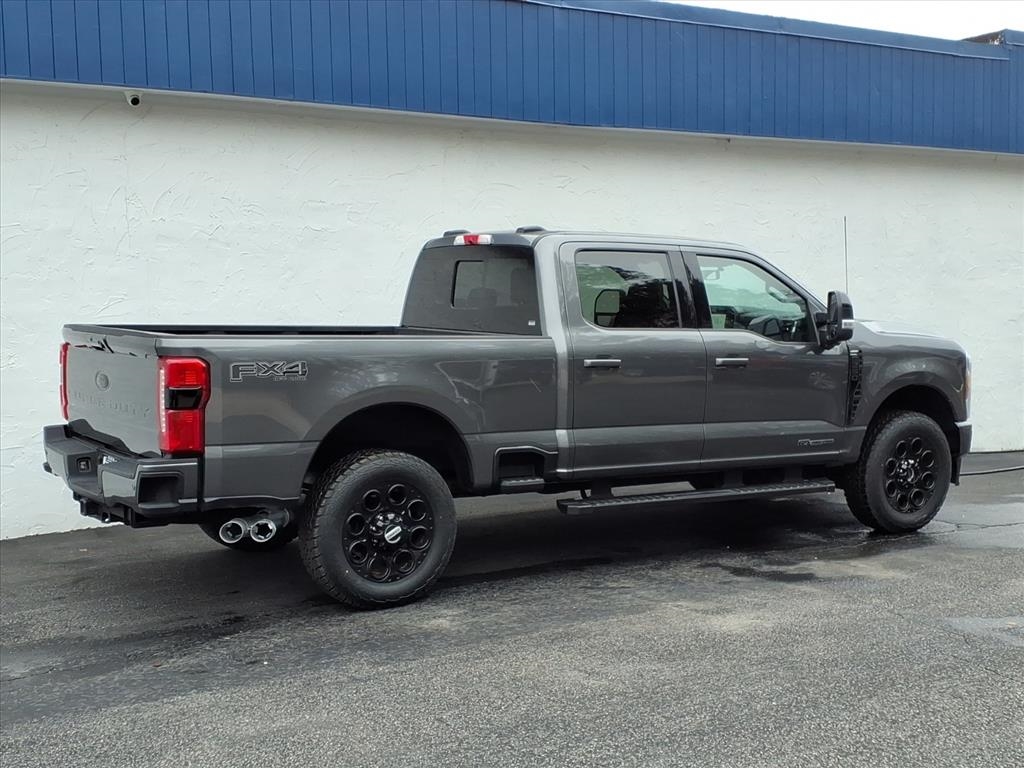 Ford F-250 SD Lariat Crew Cab 4WD 2023