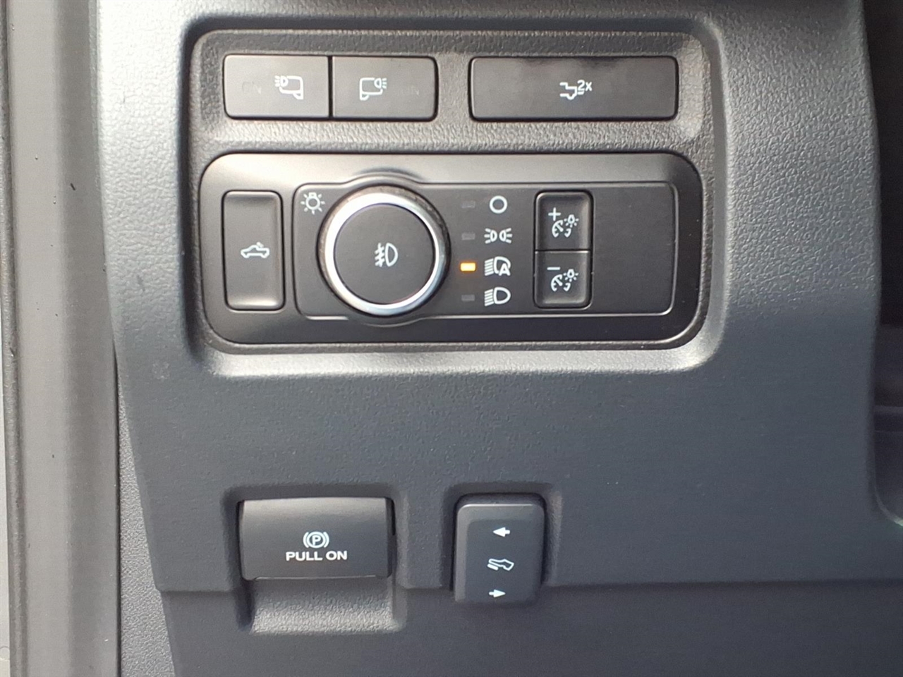 Ford F-250 SD Lariat Crew Cab 4WD 2023