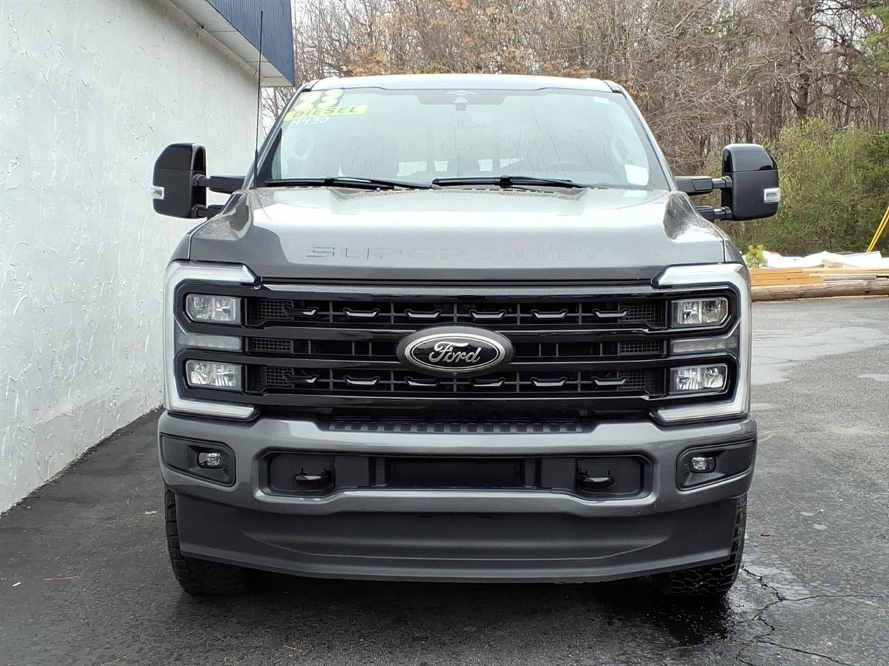 Ford F-250 SD Lariat Crew Cab 4WD 2023