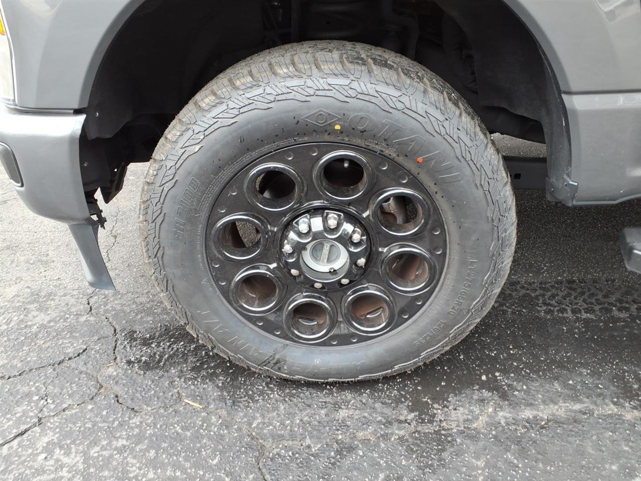 Ford F-250 SD Lariat Crew Cab 4WD 2023