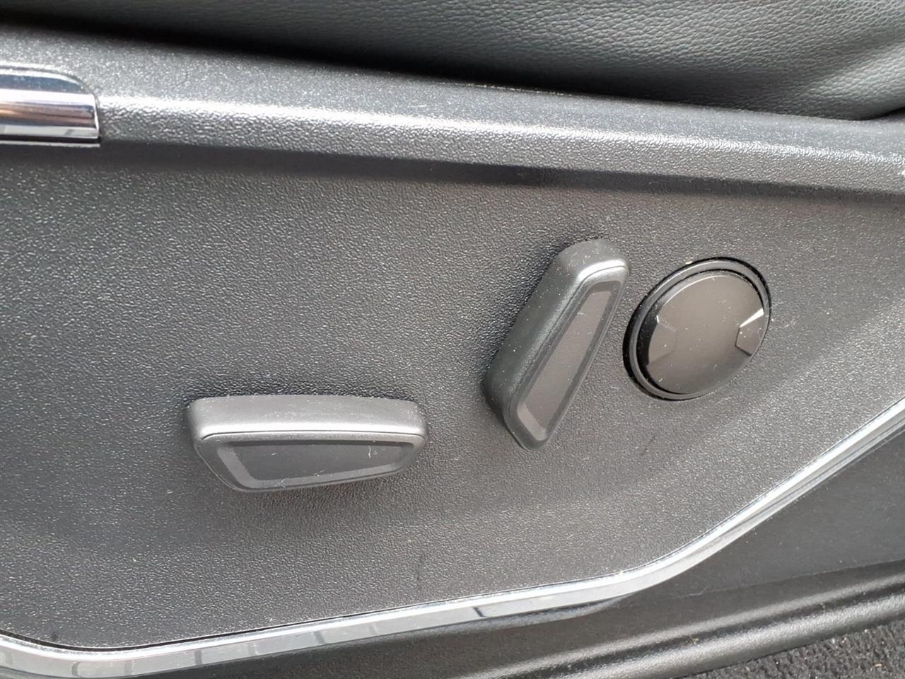 Ford F-250 SD Lariat Crew Cab 4WD 2023