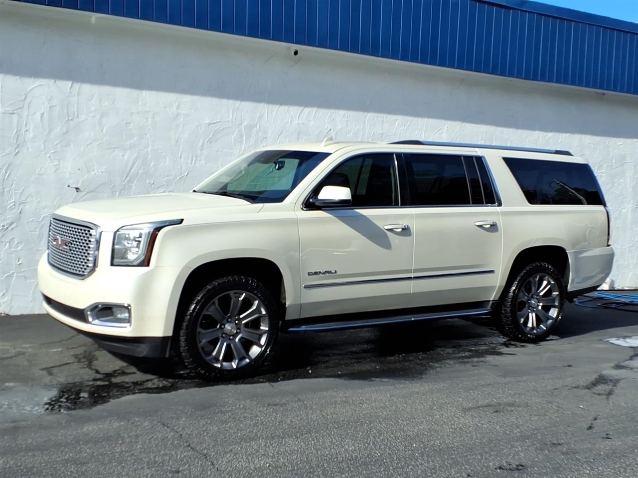 GMC Yukon Denali XL 4WD 2015