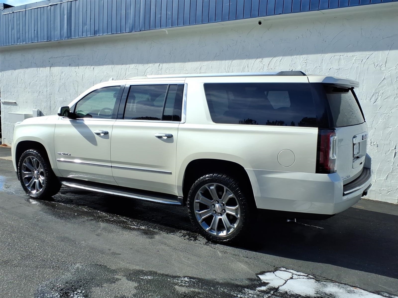 GMC Yukon Denali XL 4WD 2015