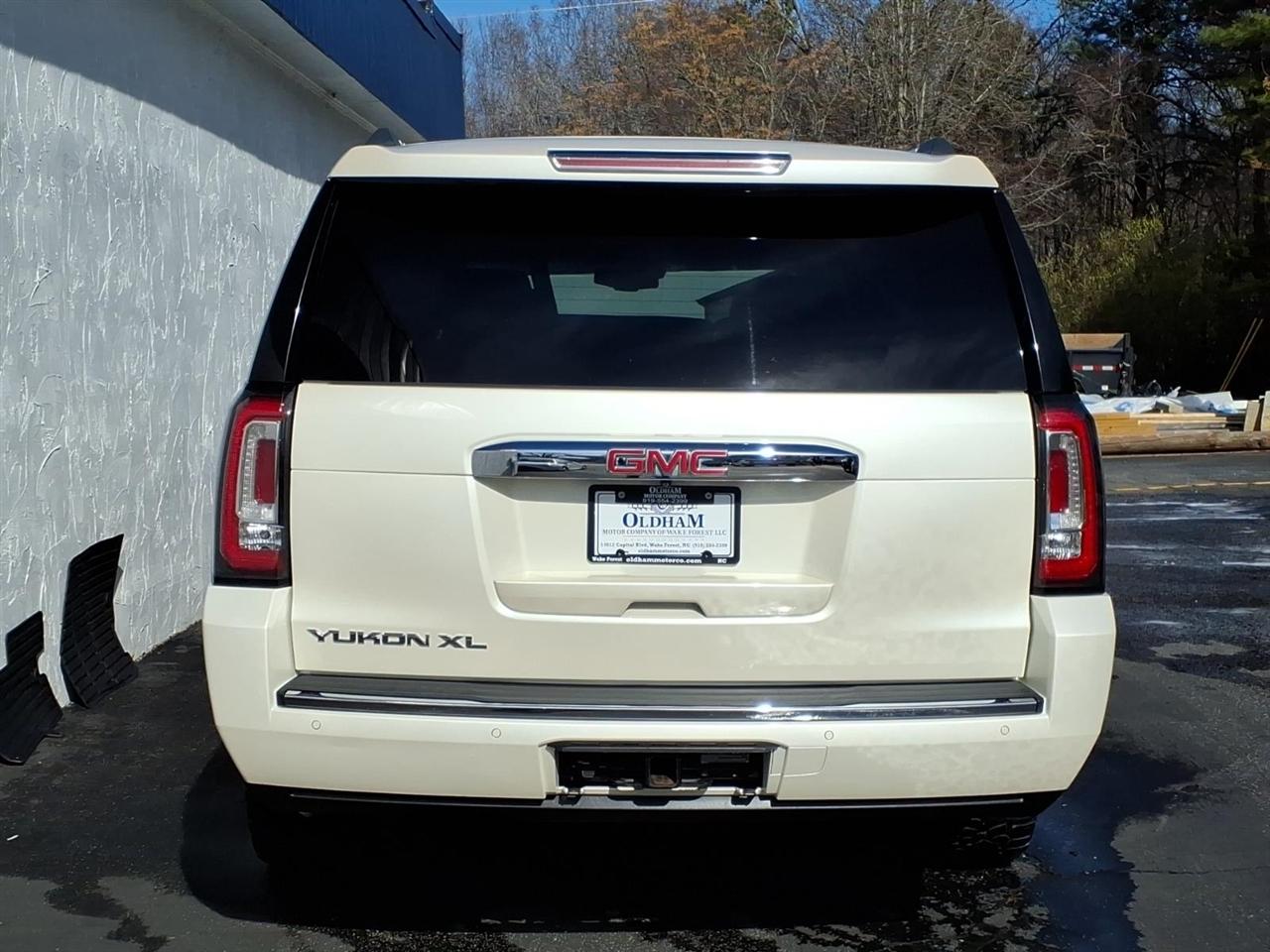 GMC Yukon Denali XL 4WD 2015