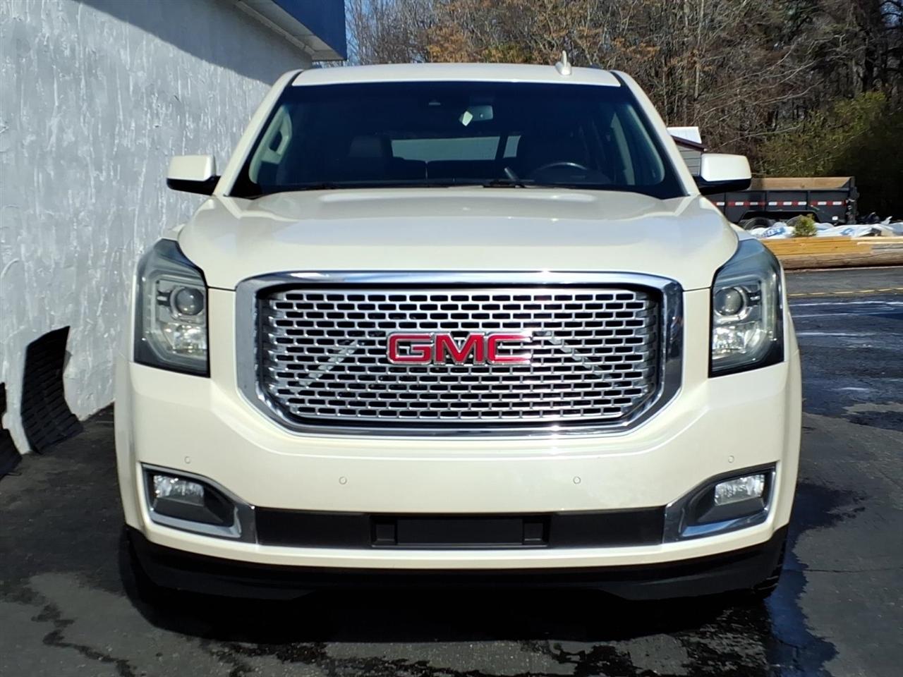 GMC Yukon Denali XL 4WD 2015