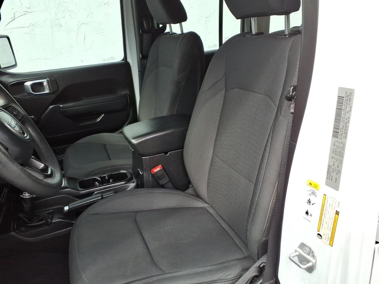 Jeep Wrangler Unlimited Sport 2018