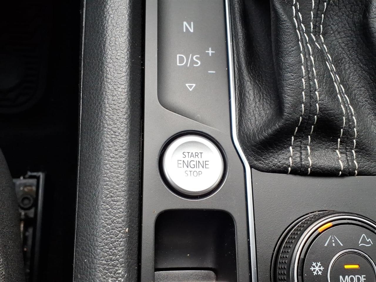 Volkswagen Atlas Cross Sport 3.6L V6 SE w/Technology R-Line 4MOTION 2021