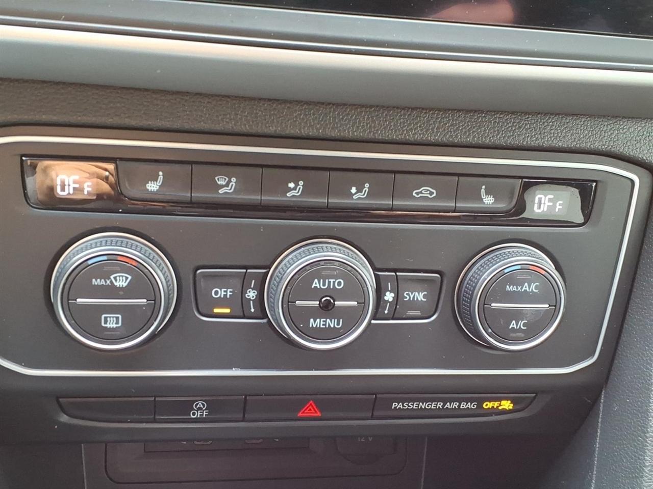 Volkswagen Atlas Cross Sport 3.6L V6 SE w/Technology R-Line 4MOTION 2021