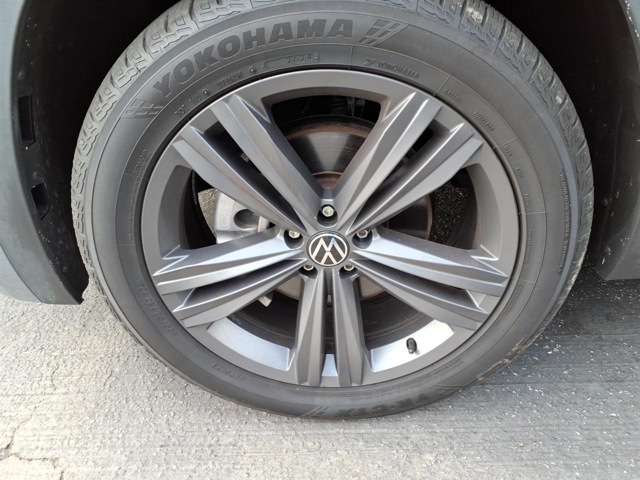 Volkswagen Atlas Cross Sport 3.6L V6 SE w/Technology R-Line 4MOTION 2021