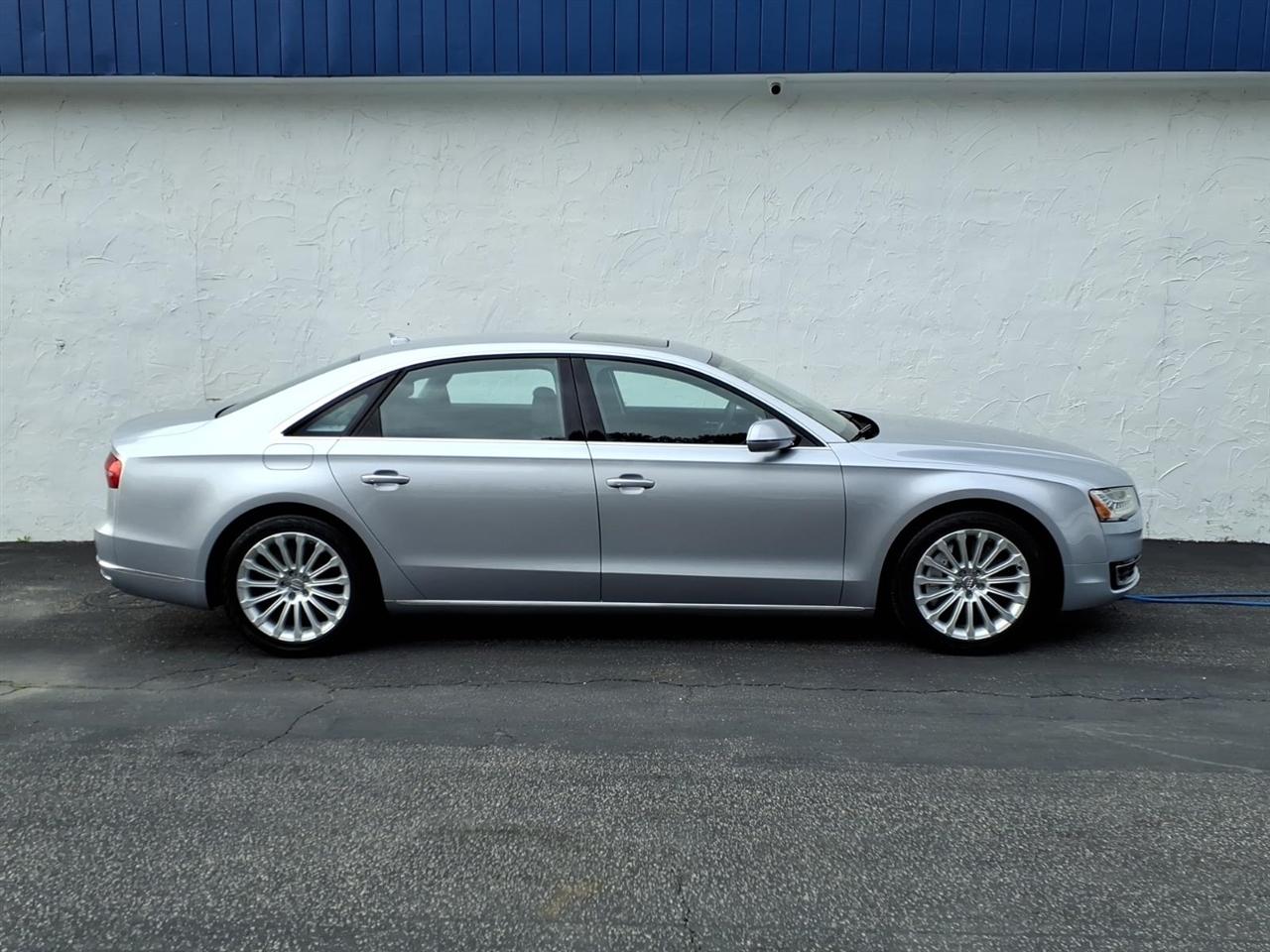 Audi A8 L 4.0T quattro 2015