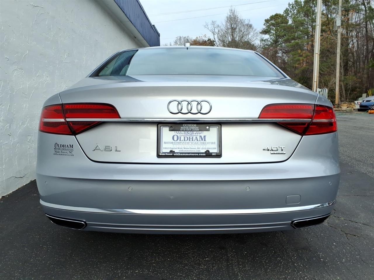 Audi A8 L 4.0T quattro 2015
