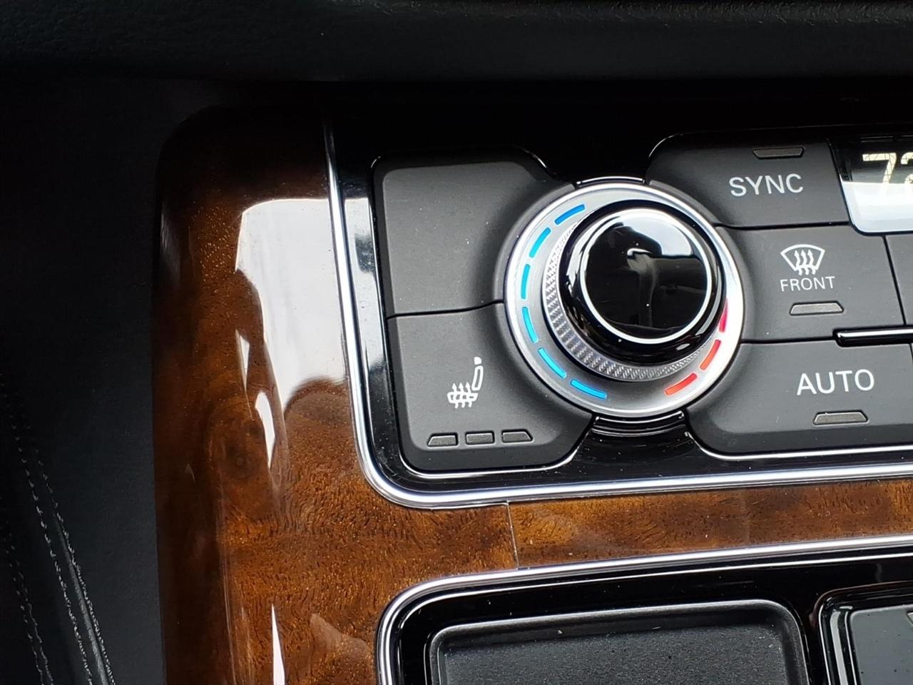 Audi A8 L 4.0T quattro 2015