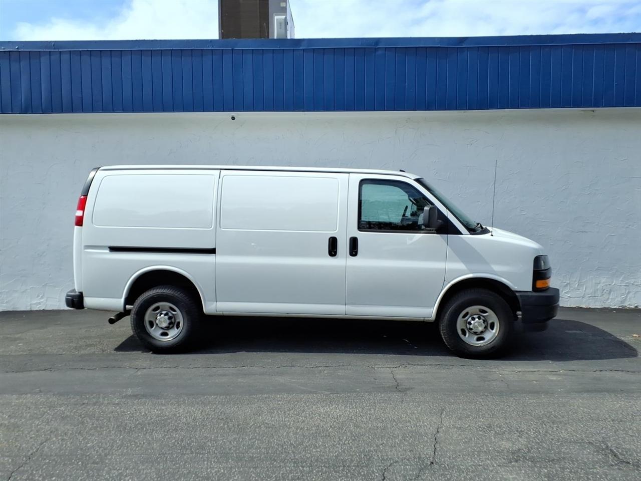 Chevrolet Express Cargo Van RWD 2500 135" 2021