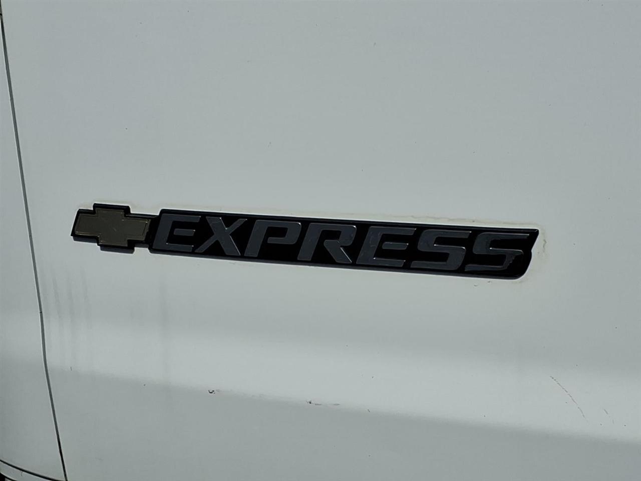 Chevrolet Express Cargo Van RWD 2500 135" 2021