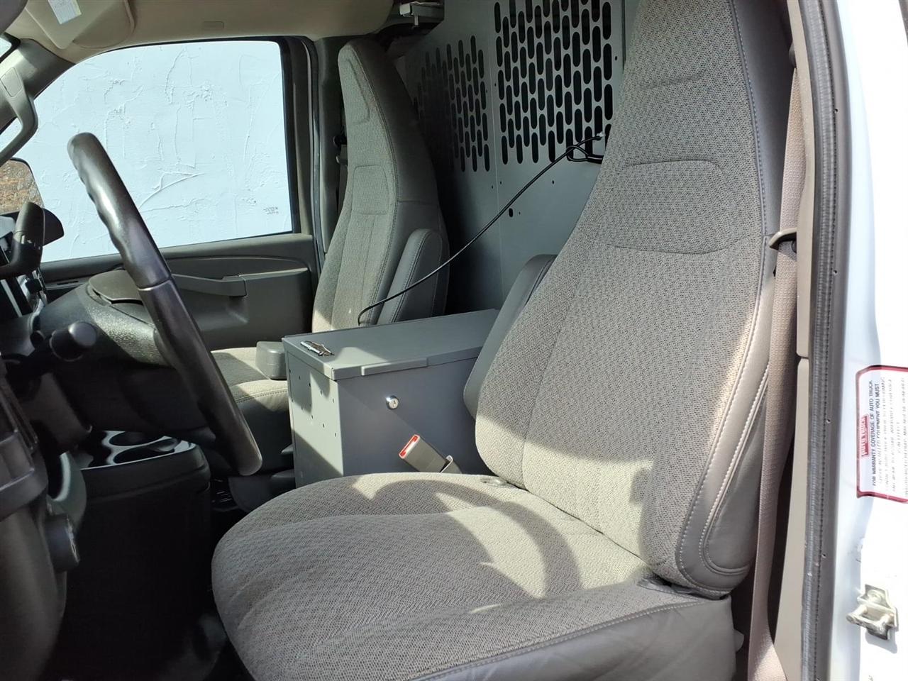 Chevrolet Express Cargo Van RWD 2500 135" 2021