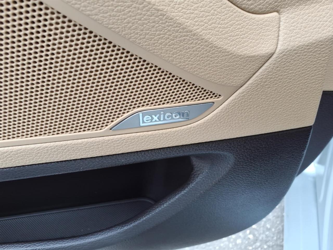 Hyundai Genesis 4dr Sdn V6 3.8L RWD 2015