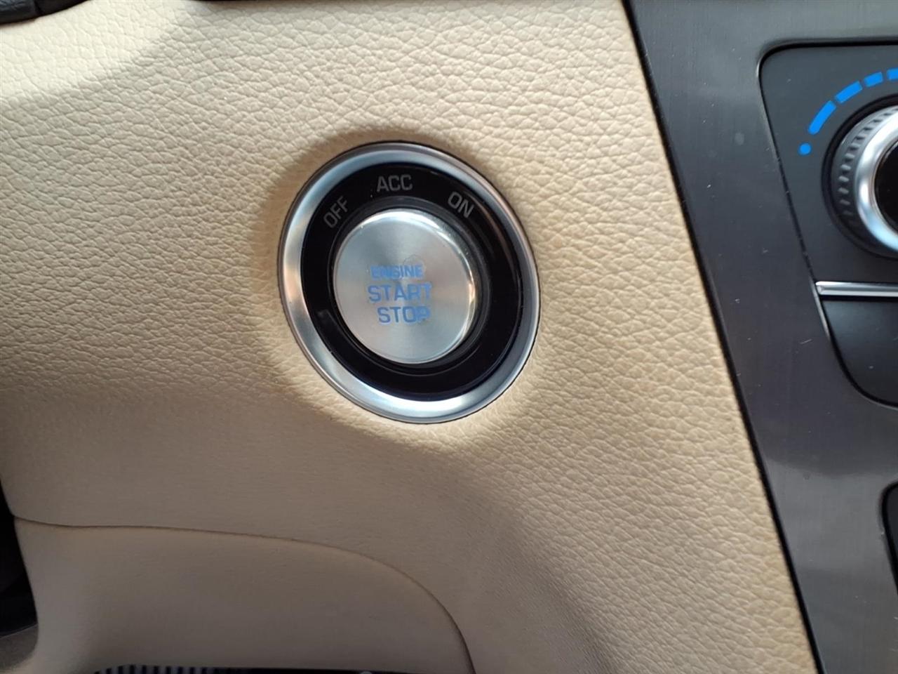 Hyundai Genesis 4dr Sdn V6 3.8L RWD 2015