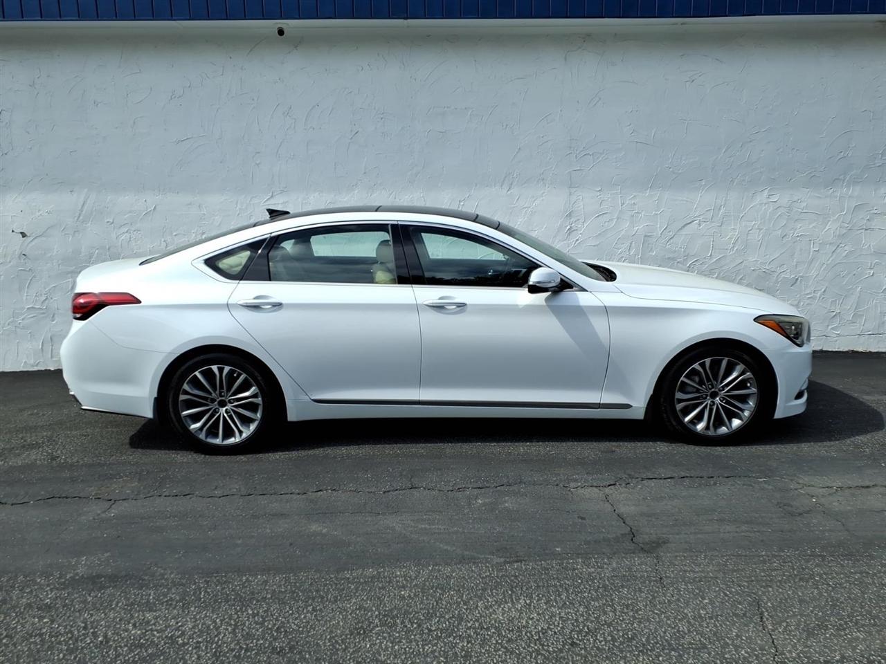 Hyundai Genesis 4dr Sdn V6 3.8L RWD 2015