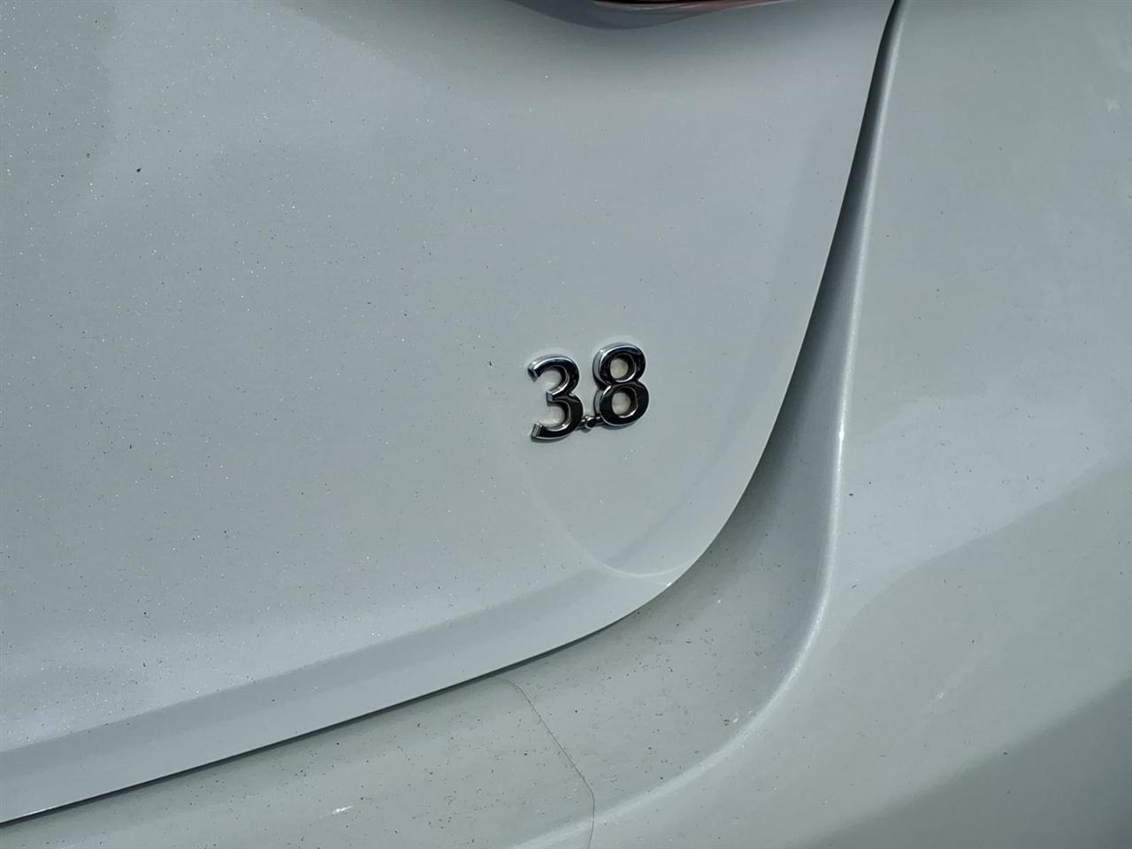 Hyundai Genesis 4dr Sdn V6 3.8L RWD 2015