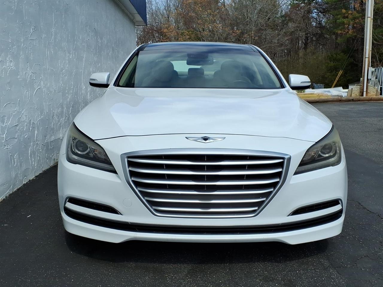 Hyundai Genesis 4dr Sdn V6 3.8L RWD 2015