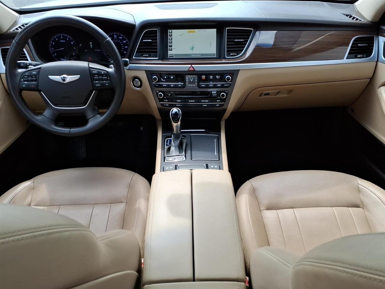 Hyundai Genesis 4dr Sdn V6 3.8L RWD 2015