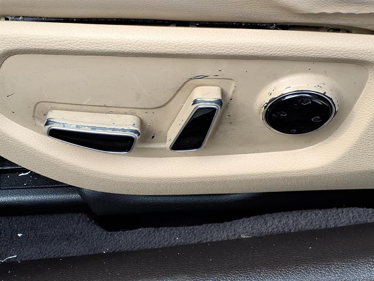 Hyundai Genesis 4dr Sdn V6 3.8L RWD 2015