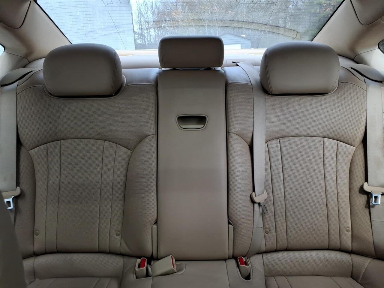 Hyundai Genesis 4dr Sdn V6 3.8L RWD 2015