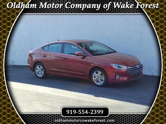 Red 2020 Hyundai Elantra SEL FWD Sedan Front-Wheel Drive Continuously Variable Transmission
