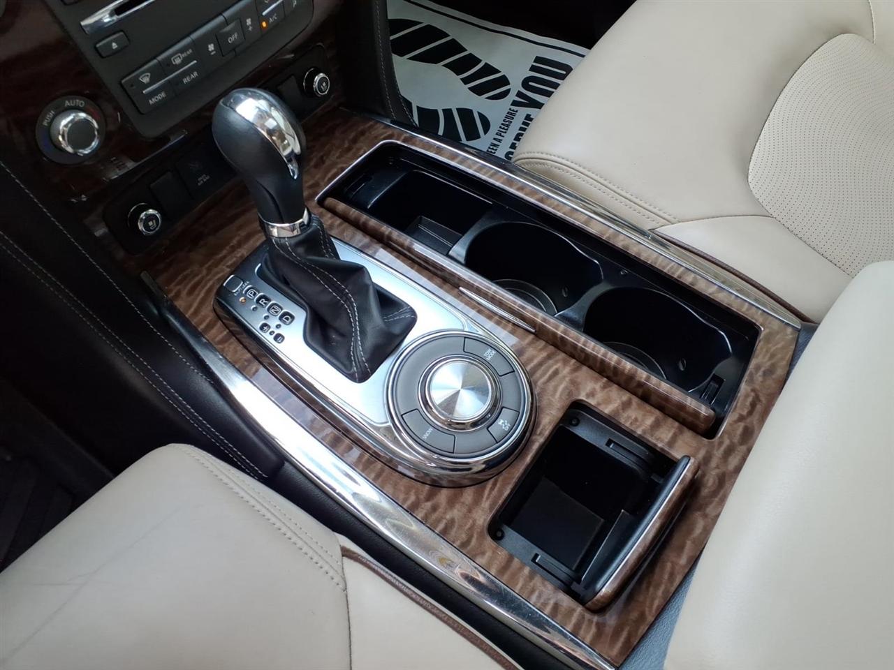 Nissan Armada 4x2 Platinum 2019