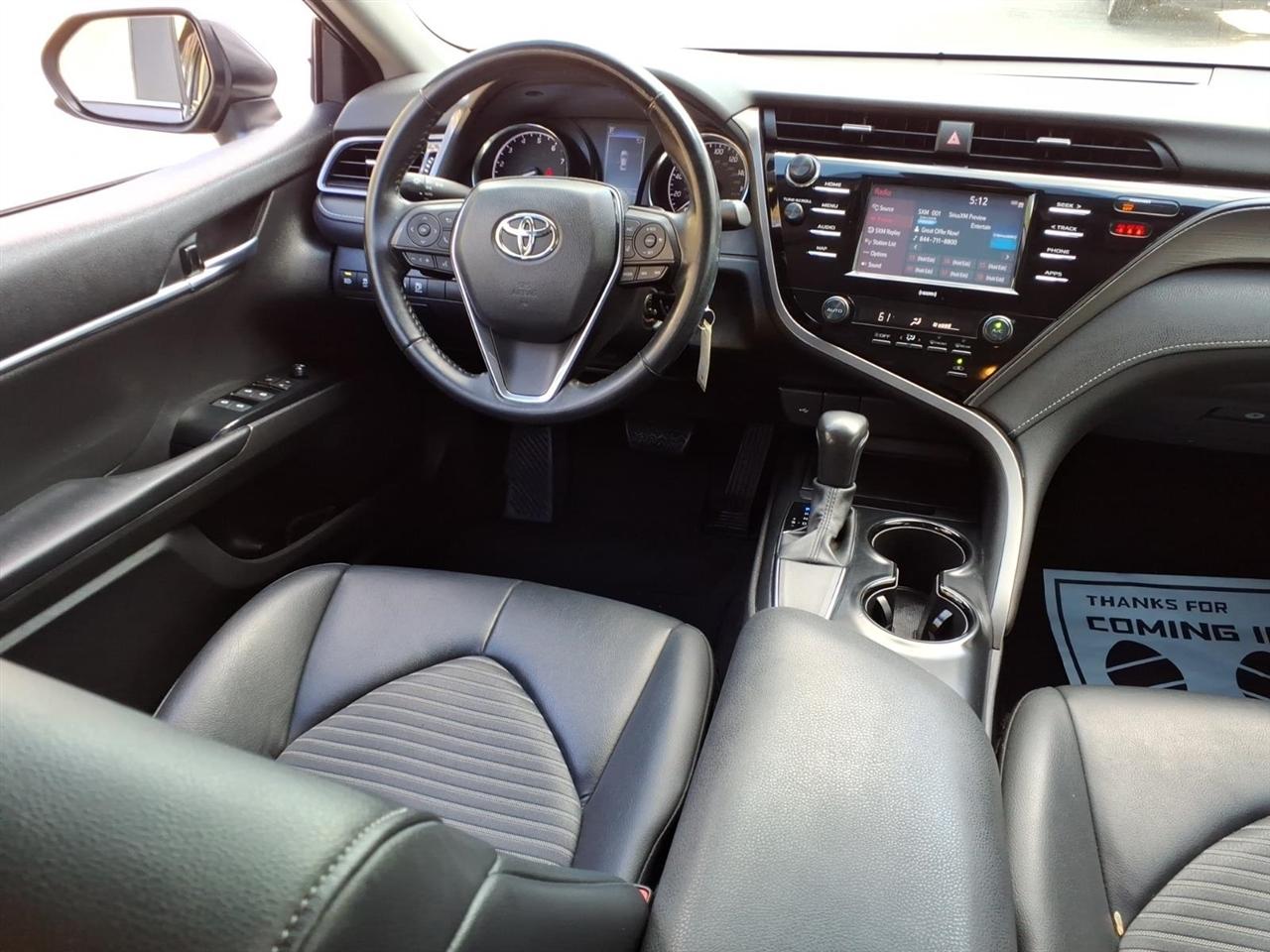 Toyota Camry SE Auto (Natl) 2020