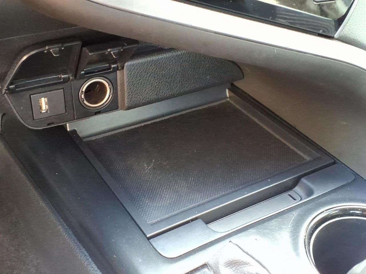 Toyota Camry SE Auto (Natl) 2020