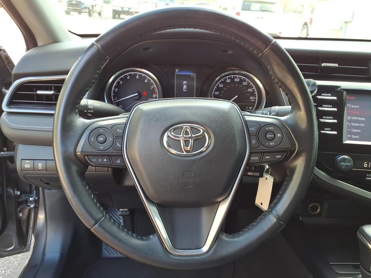 Toyota Camry SE Auto (Natl) 2020