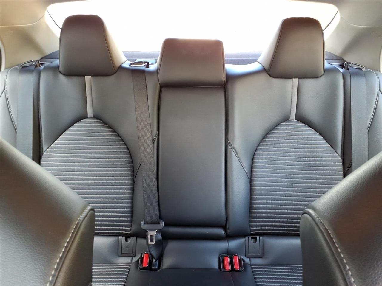 Toyota Camry SE Auto (Natl) 2020