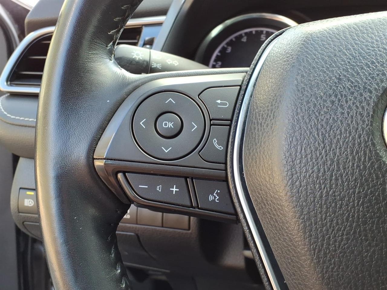 Toyota Camry SE Auto (Natl) 2020