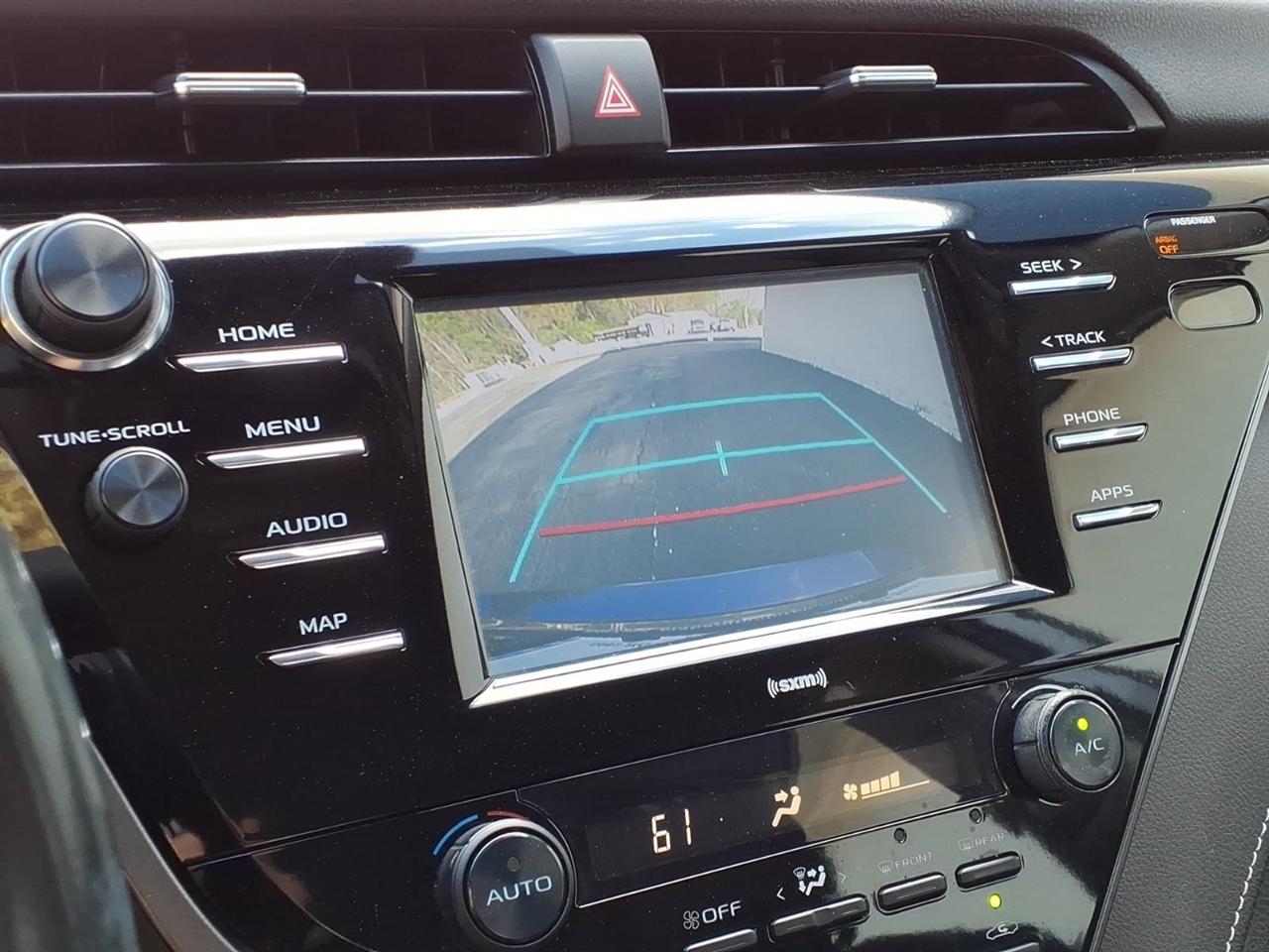 Toyota Camry SE Auto (Natl) 2020