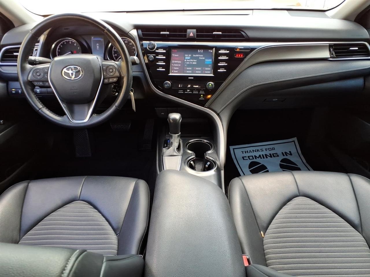 Toyota Camry SE Auto (Natl) 2020