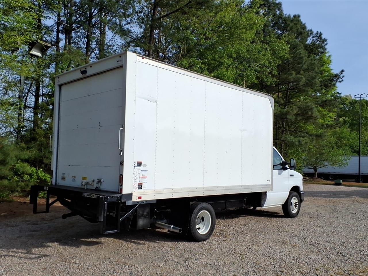 Ford E-Series Cutaway E-350 SRW 138" WB 2021