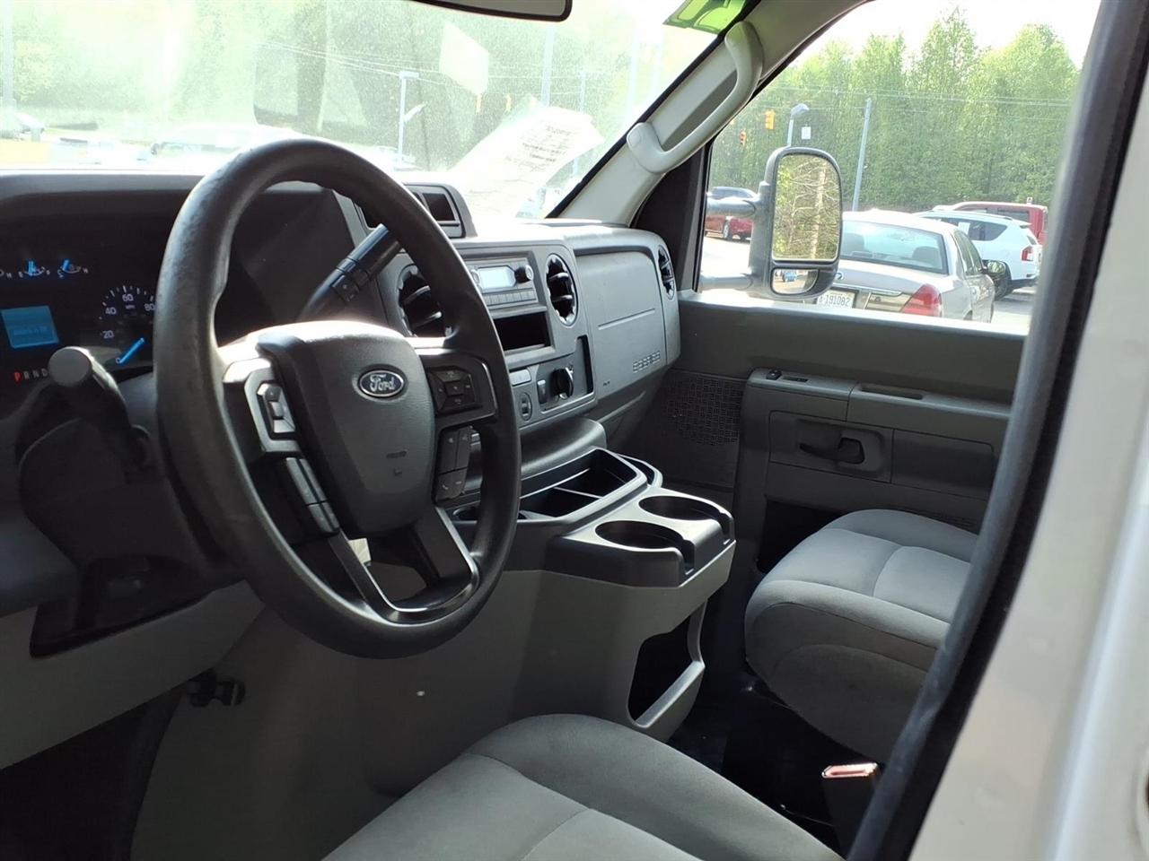 Ford E-Series Cutaway E-350 SRW 138" WB 2021