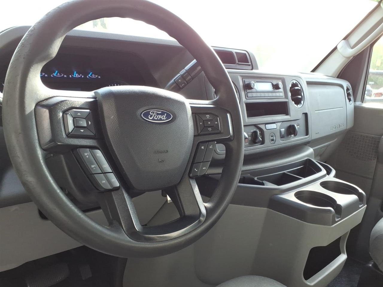 Ford E-Series Cutaway E-350 SRW 138" WB 2021