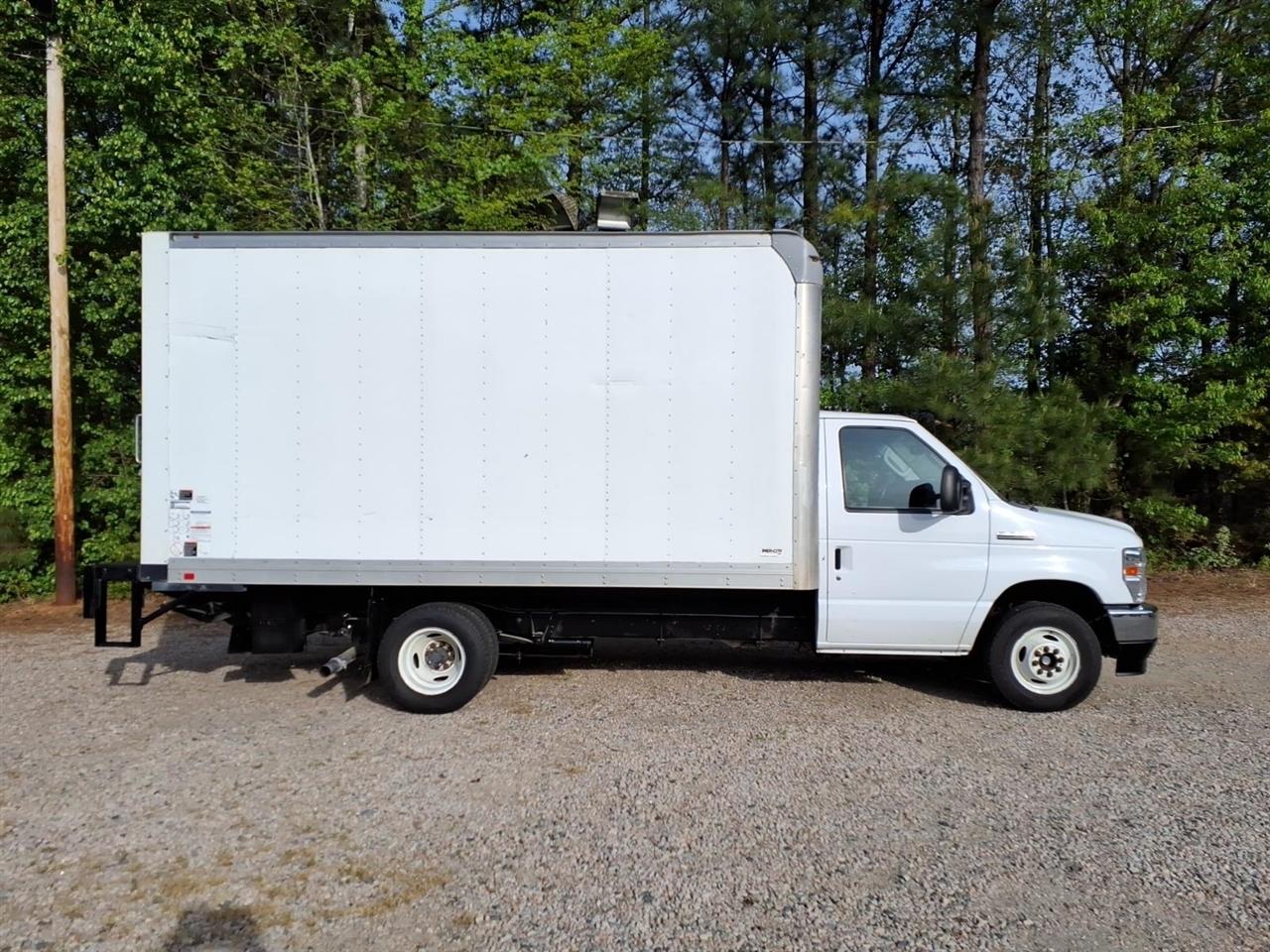 Ford E-Series Cutaway E-350 SRW 138" WB 2021
