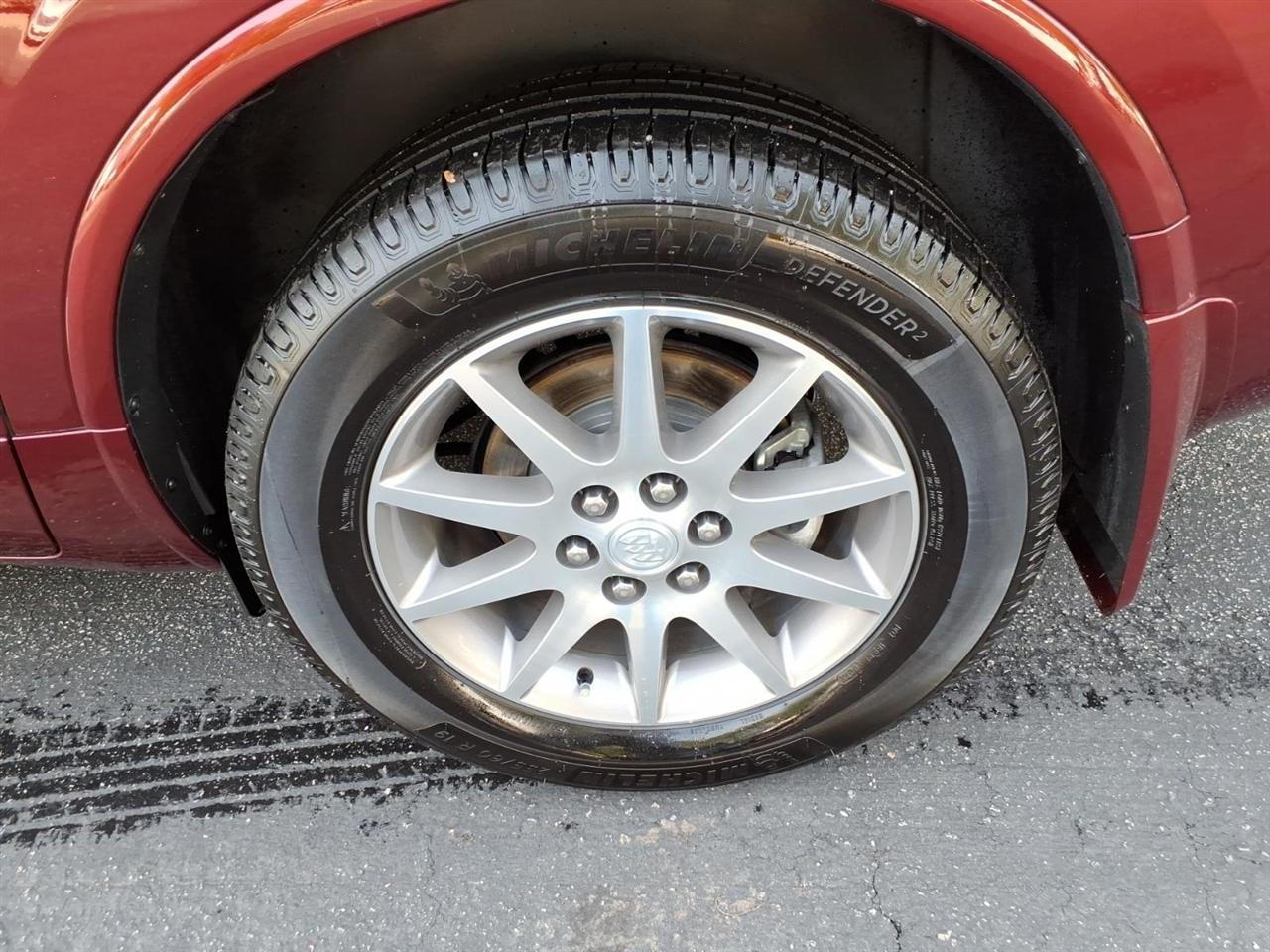 Buick Enclave FWD 4dr Leather 2017