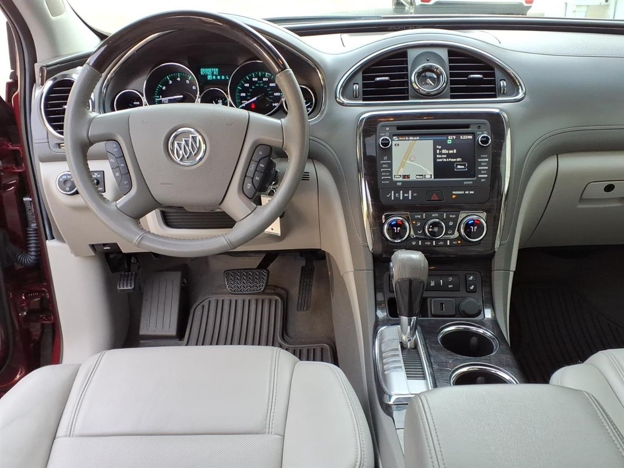 Buick Enclave FWD 4dr Leather 2017
