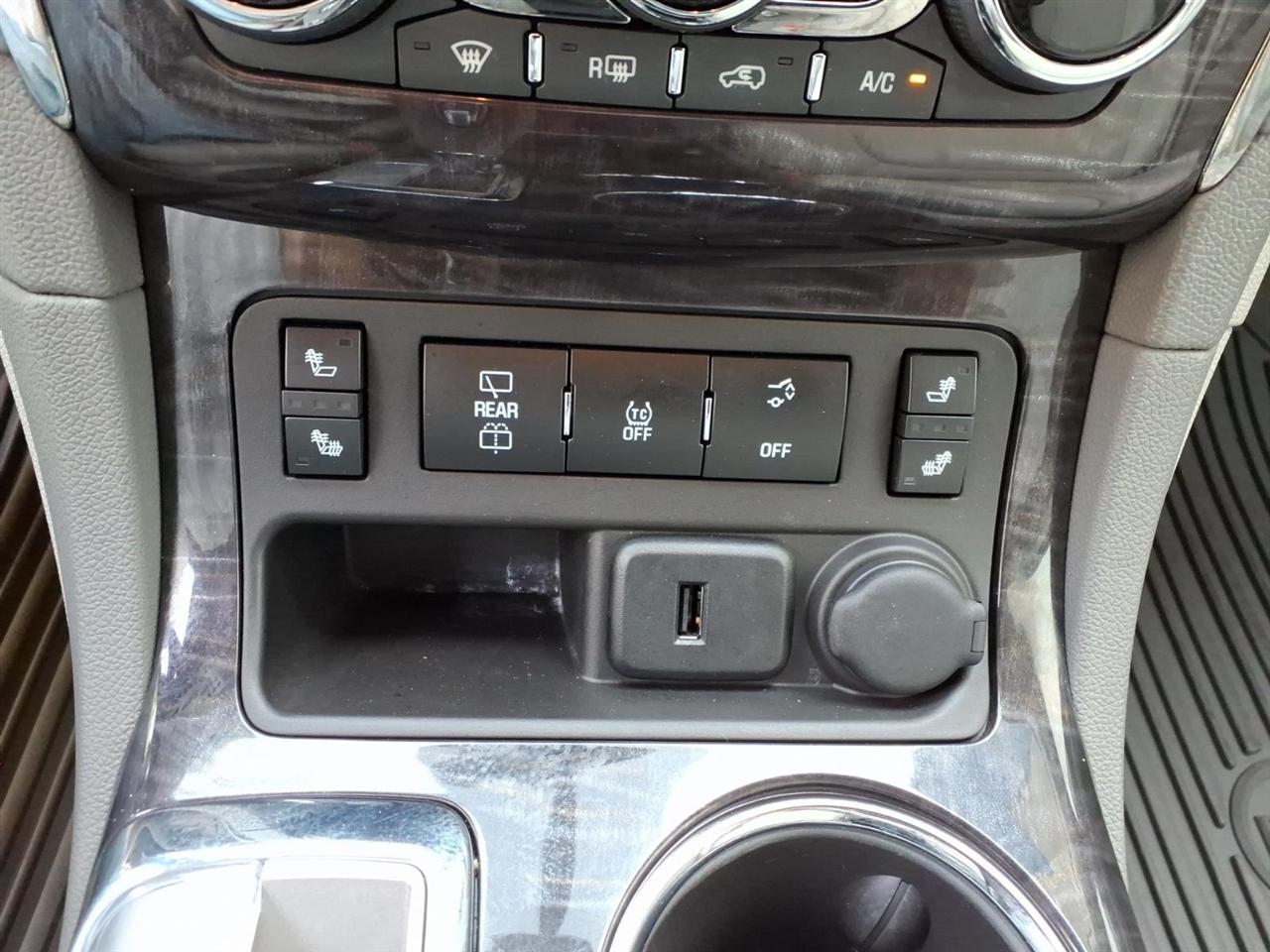 Buick Enclave FWD 4dr Leather 2017