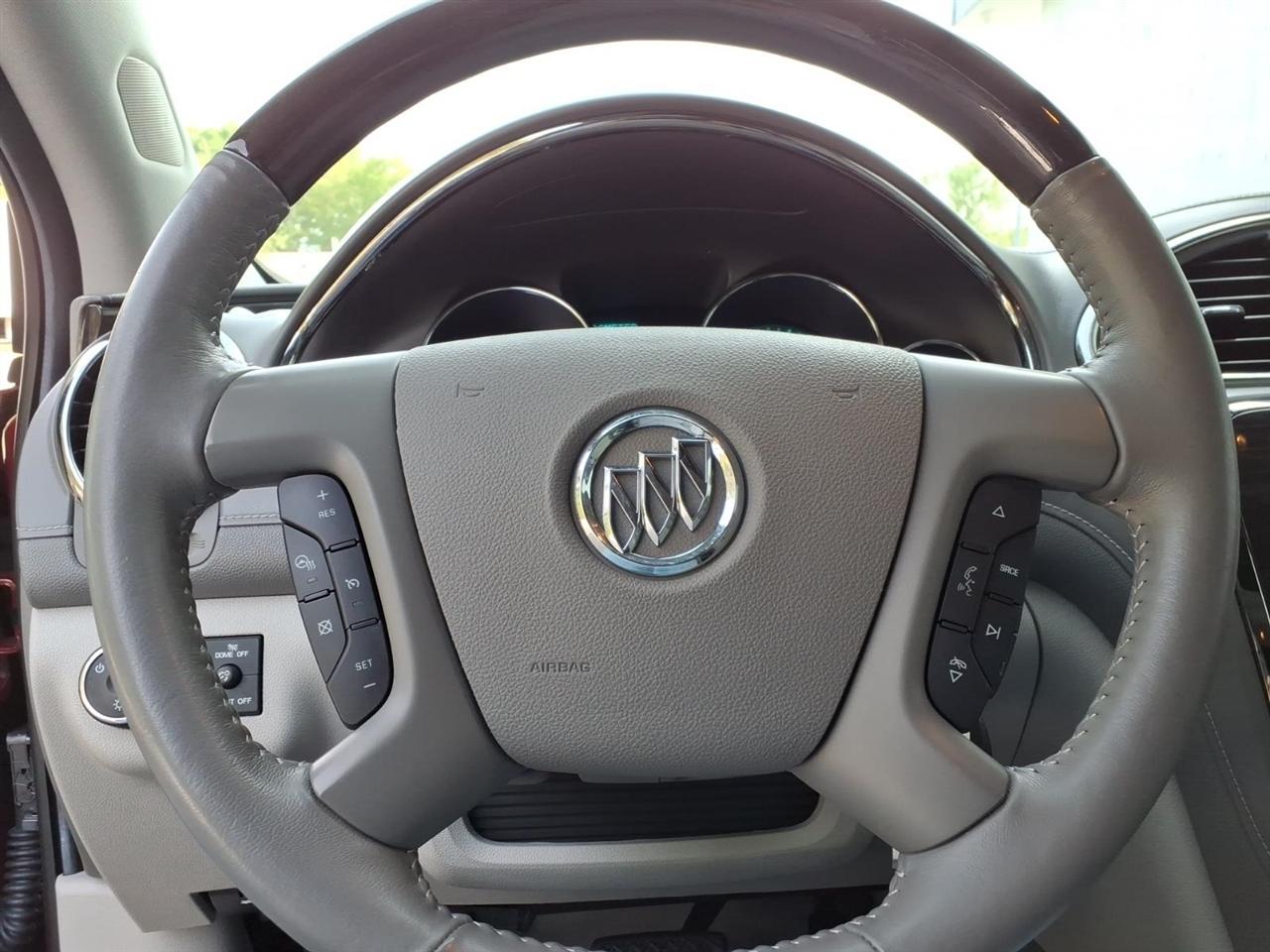 Buick Enclave FWD 4dr Leather 2017