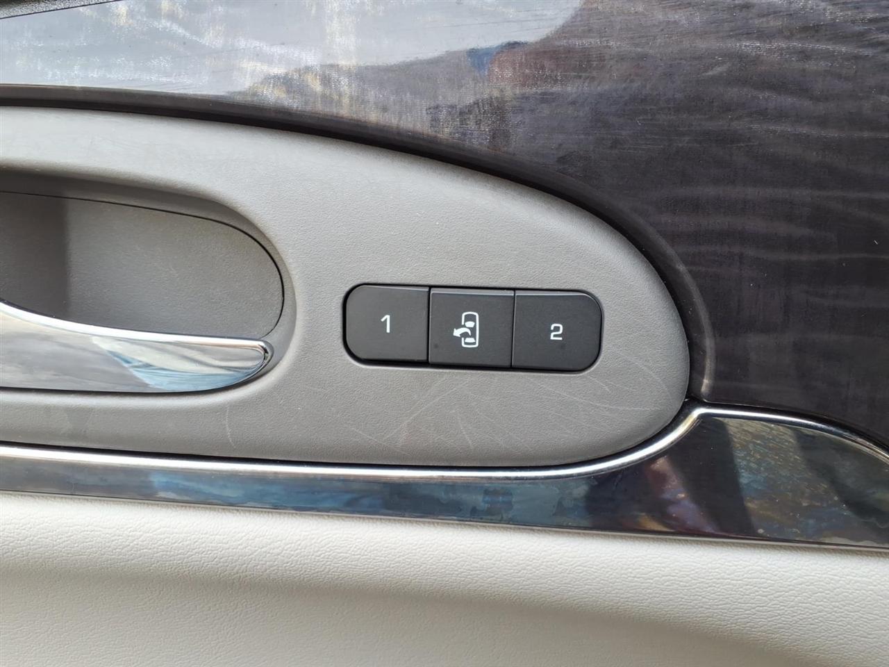 Buick Enclave FWD 4dr Leather 2017