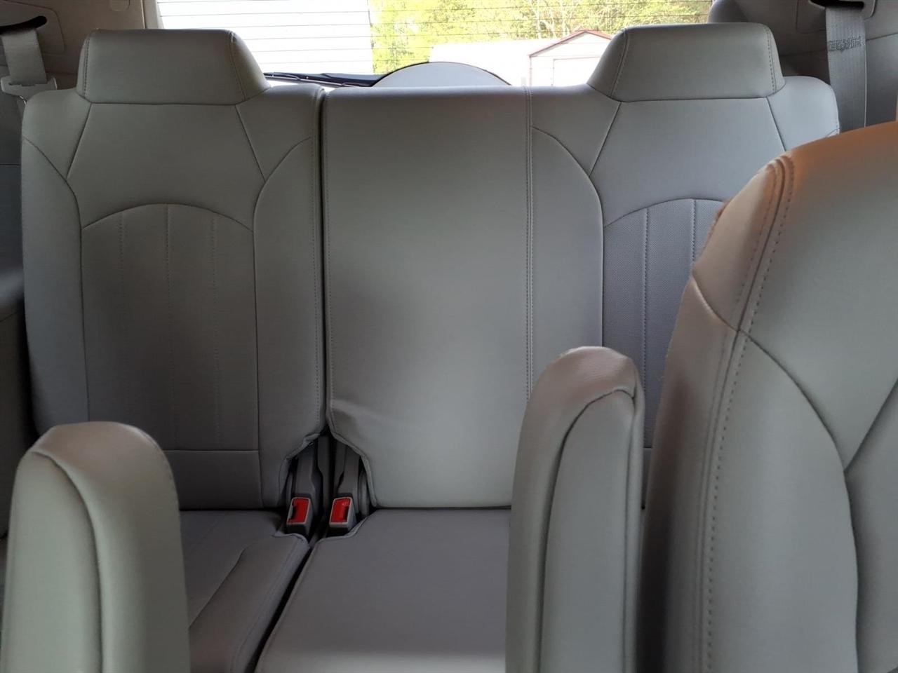 Buick Enclave FWD 4dr Leather 2017