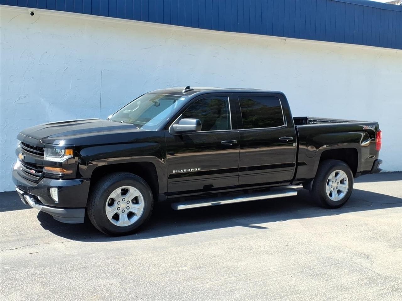 Chevrolet Silverado 1500 4WD Crew Cab 143.5" LT w/2LT 2017