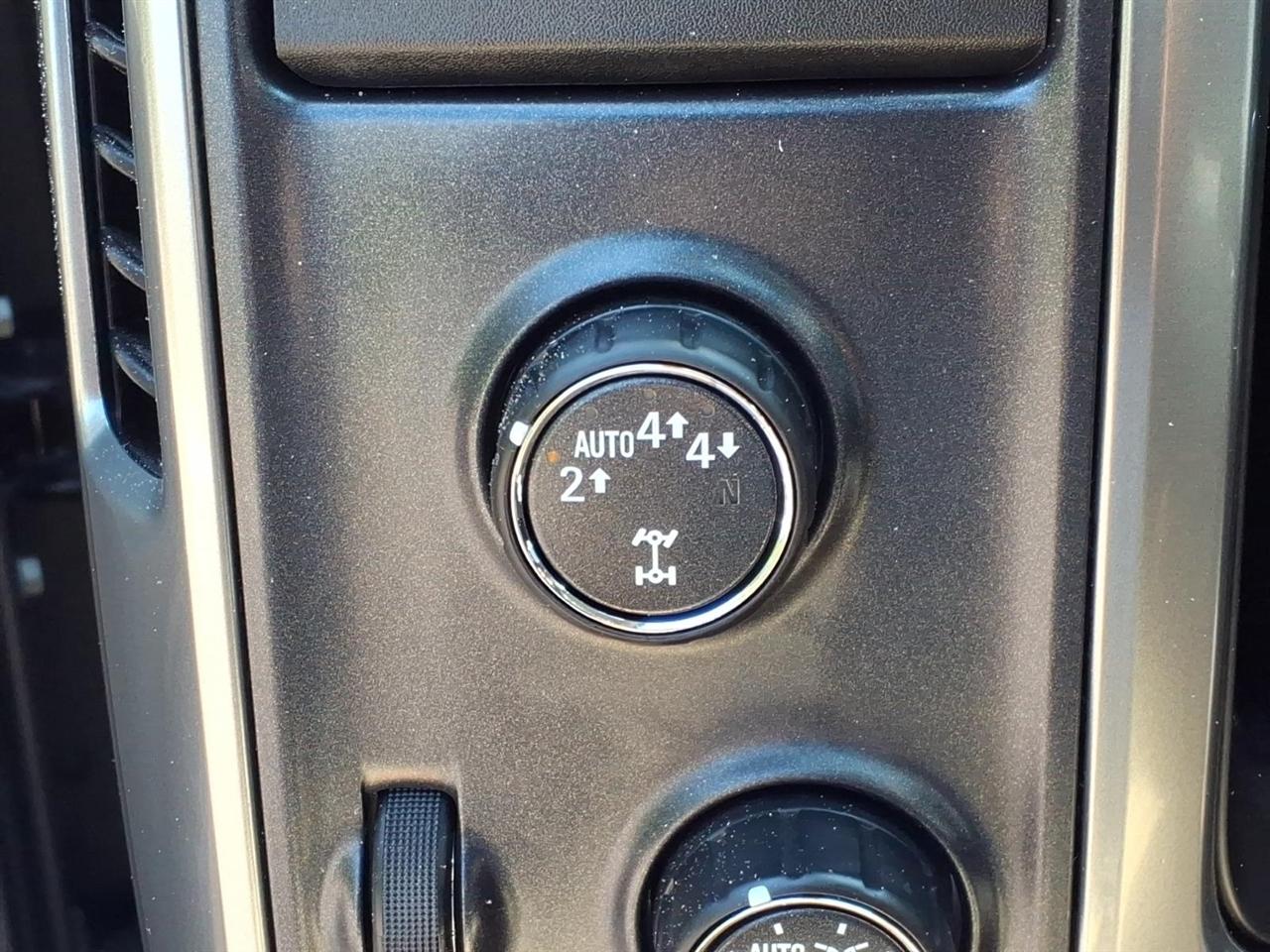 Chevrolet Silverado 1500 4WD Crew Cab 143.5" LT w/2LT 2017