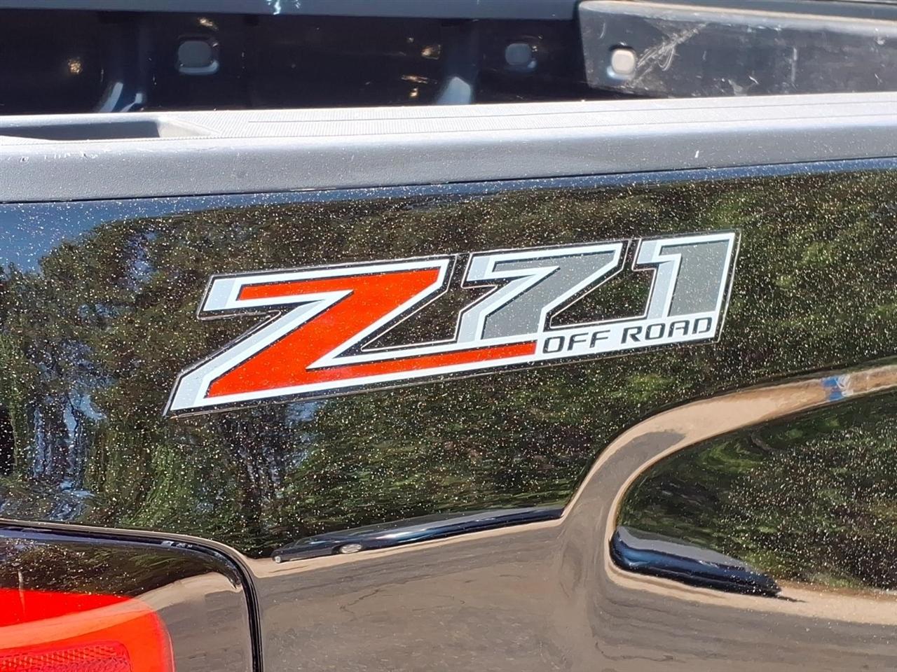 Chevrolet Silverado 1500 4WD Crew Cab 143.5" LT w/2LT 2017