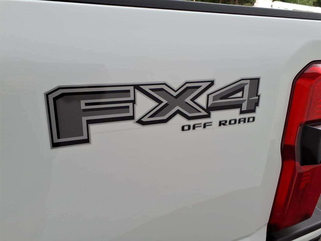 Ford Super Duty F-250 SRW XL 4WD Crew Cab 6.75' Box 2023